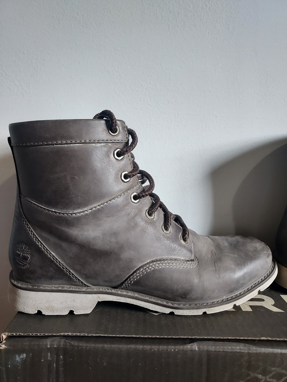 Timberland Women’s Charcoal Brown Leather Lace-Up Hiking Boot